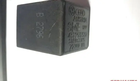 Volkswagen PASSAT B5 Other relay 431955531