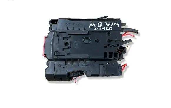 Mercedes-Benz C W204 Battery control module A2045403850