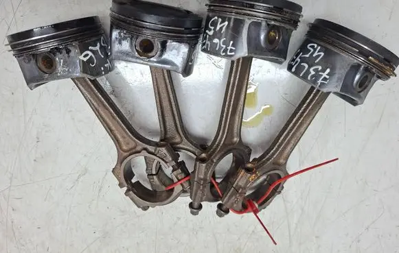Opel Astra J Piston with connecting rod S27635826 B14XER 73L41A5