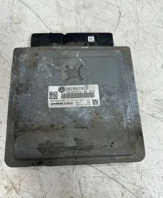 Volkswagen PASSAT B6 Engine control unit/module 03G906018