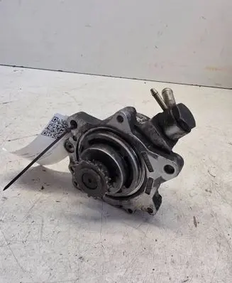 Nissan X-Trail T30 Vacuum pump 14650AD200