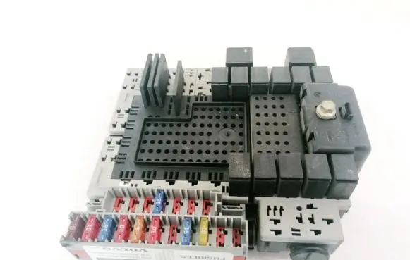 Volvo S60 Fuse box set 8645410