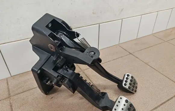 Mercedes-Benz A W169 Pedal assembly A1692900901