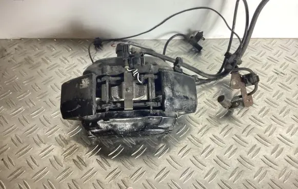 Mercedes-Benz ML W163 Front brake caliper 20723301