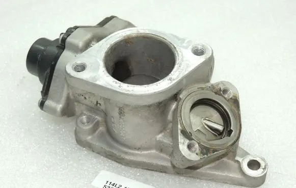Suzuki Grand Vitara II EGR valve 1811167JG2 8200630740A