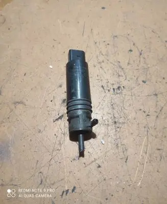 Volvo V70 Windscreen/windshield washer pump 30655138 3112641