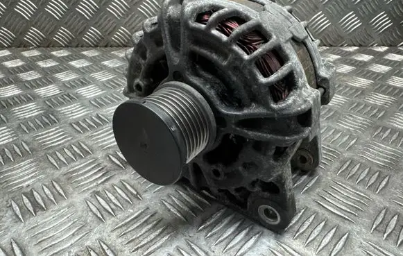Nissan X-Trail T32 Generator/alternator 231004BE0A F000BL0841