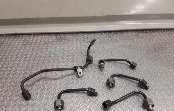 Mercedes-Benz A W169 Fuel injector supply line/pipe 
