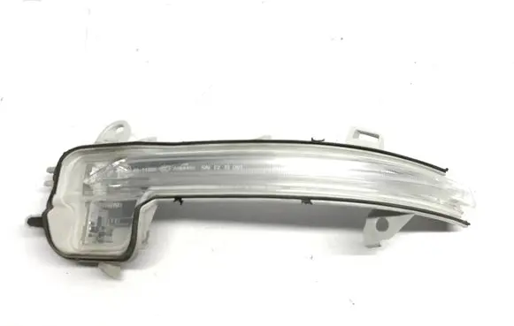 BMW 2 F46 Mirror indicator light 7493897