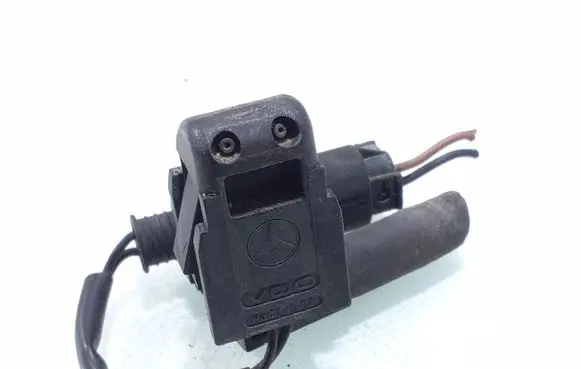 Mercedes-Benz SLK R171 Windshield washer spray nozzle 