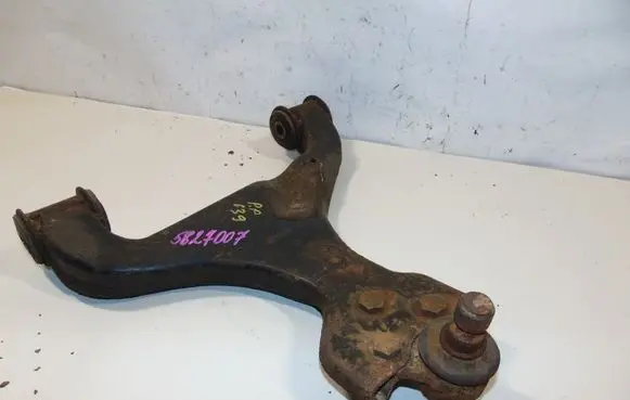 Mercedes-Benz Vito Viano W639 Front lower control arm/wishbone A6393300510 A6393300910