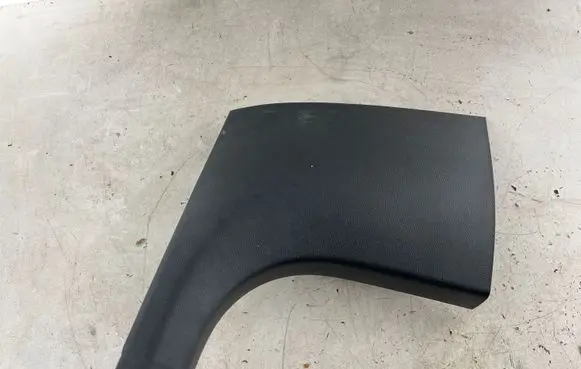 Foot area side trim