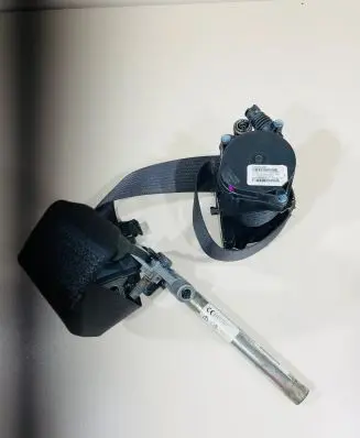 Chrysler Pacifica Front seatbelt P5LA36DX9AE 630009400E 630975300C