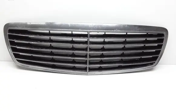 Mercedes-Benz E W211 Front bumper upper radiator grill A2118800583