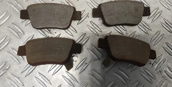 Toyota Corolla Verso AR10 Brake pads (rear) 