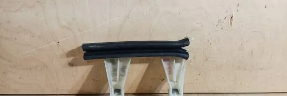 Citroen C4 I Picasso Rear door windshield rail 