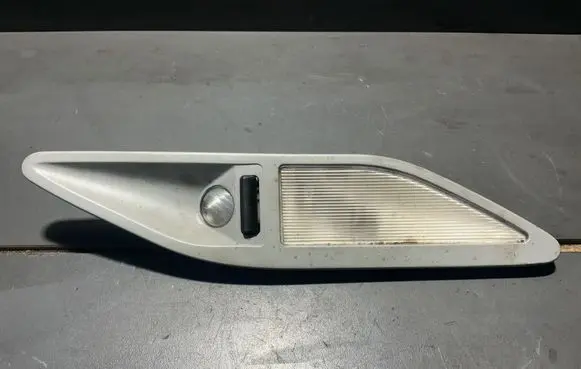 BMW 5 E39 Rear seat light 8363612