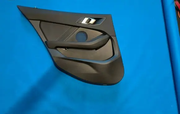BMW 1 F40 Coupe rear side trim panel 