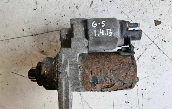 Volkswagen Golf V Starter motor