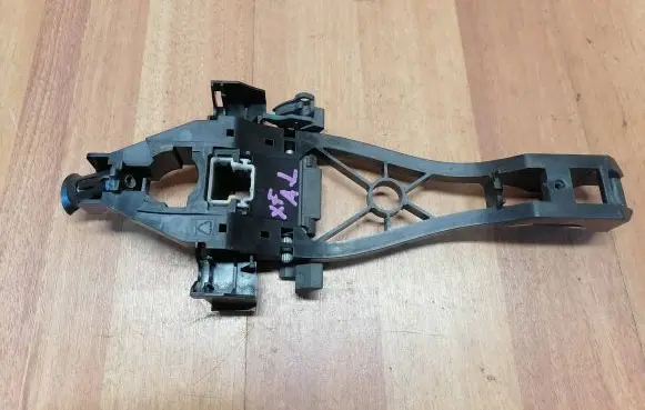 Jaguar XF X250 Rear door exterior handle/bracket 3N53224N02DB C2P2632 30784203