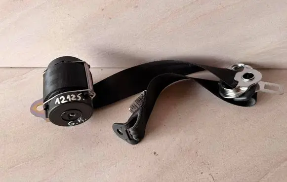 Skoda Yeti (5L) Rear seatbelt 5L6857447 615180800B
