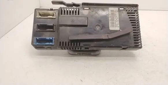 BMW 5 E34 Comfort/convenience module 83901201 084990050 8390122