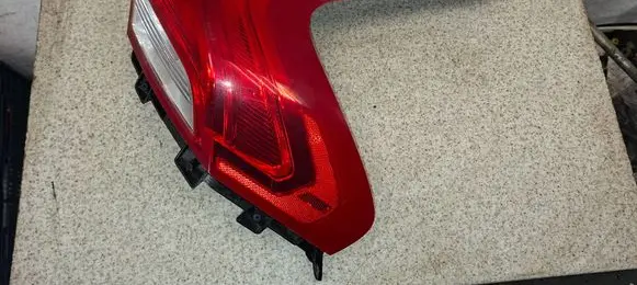 Volvo V40 Rear/tail lights 21220204 V01V0Y555DK 31395845