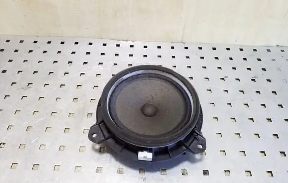 Toyota Avensis T270 Rear door speaker 861600D180