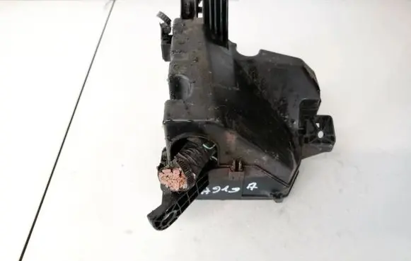 Toyota Yaris Fuse box set 8264147020 82641-47020
