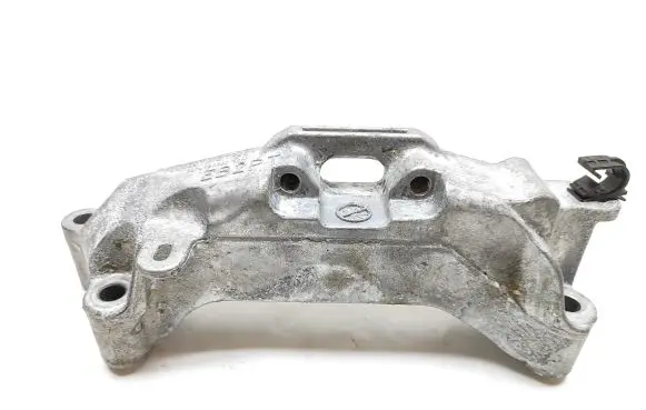 Citroen C3 Aircross Engine mounting bracket 9674960380
