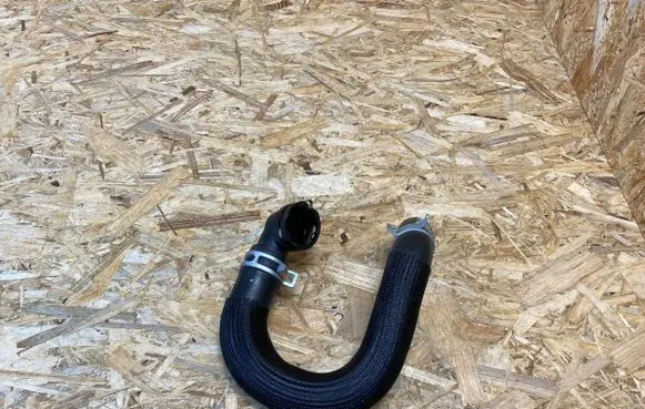 Hyundai Kona I Engine coolant pipe/hose 25415CM000