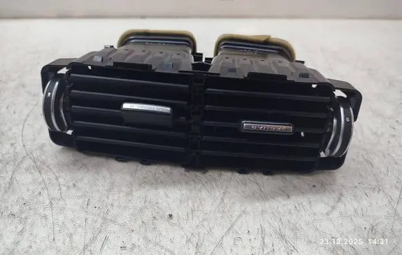 Rear air vent grill