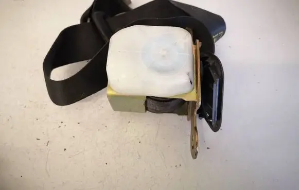 Nissan Primera Rear seatbelt 888452F012