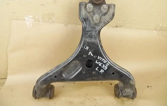 Mercedes-Benz Vito Viano W639 Front lower control arm/wishbone 245328695