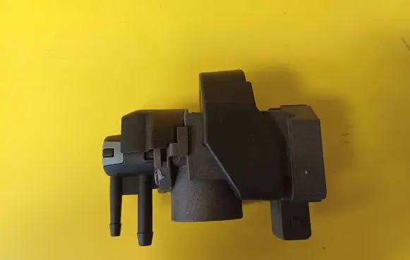 Renault Megane III Turbo solenoid valve 149568021R