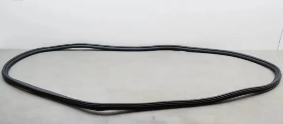 Porsche Macan (95B) Rubber seal front coupe door 95B831721B