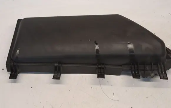 BMW 5 E60 E61 Air filter box cover 6913503