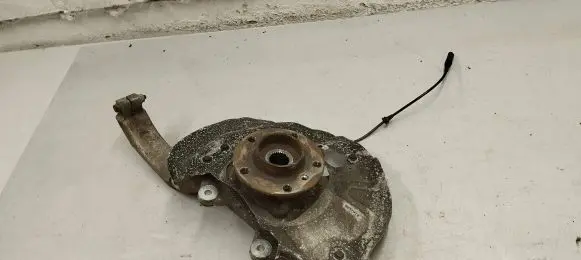 BMW X5 F15 Front wheel hub spindle knuckle 6869870 6857978