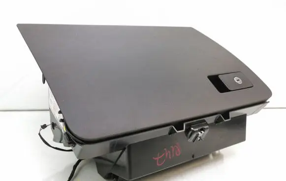 Volkswagen PASSAT B6 Glove box 3C1857097BF 3C1857114 3C1857101