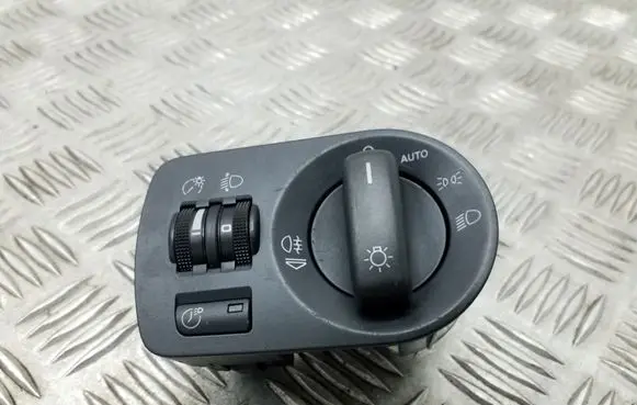 Skoda Superb B6 (3T) Light switch 8P2941531N 8P2919094