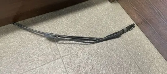 Iveco Daily 3rd gen Front wiper blade arm 80005697 180005697