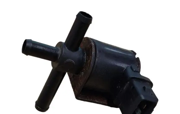 Audi TT Mk1 Turbo solenoid valve 058906283C