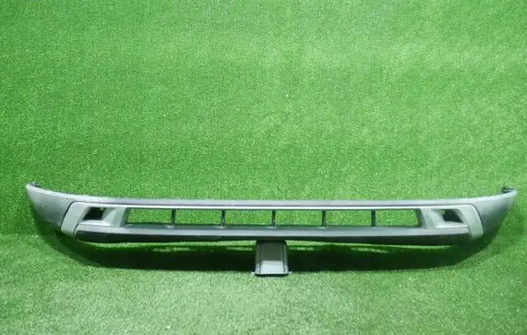 Front bumper lip