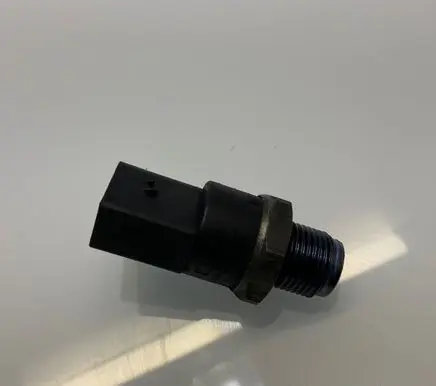 Mercedes-Benz ML W164 Fuel pressure sensor A0041536728 0041536728