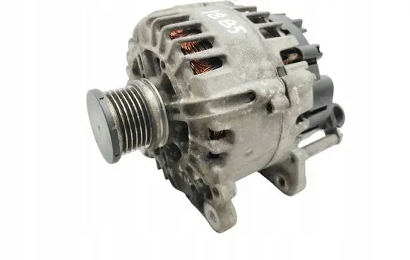 Volkswagen PASSAT B8 Generator/alternator 
