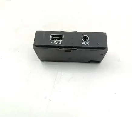 Audi Q5 SQ5 FY AUX in-socket connector 8W0035708