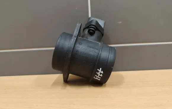 Audi A4 S4 B6 8E 8H Mass air flow meter 0281002531 038906461B