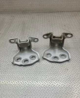 MG ZS Front door hinge set 