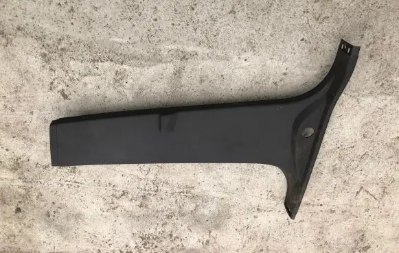 (B) pillar trim (bottom)