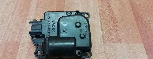 Chrysler 300 - 300C Air flap motor/actuator 8679001 M8679001